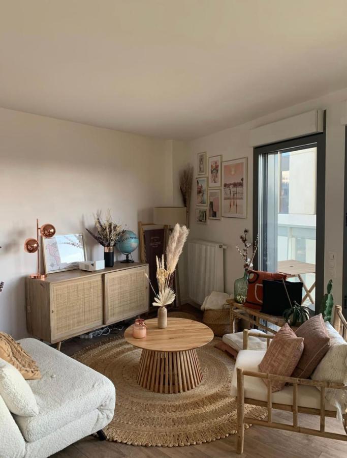Apartamento Nice 64 M With Balcony Near The Train Station Burdeos Exterior foto